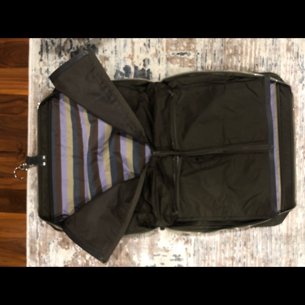 Leather travel bag for suits